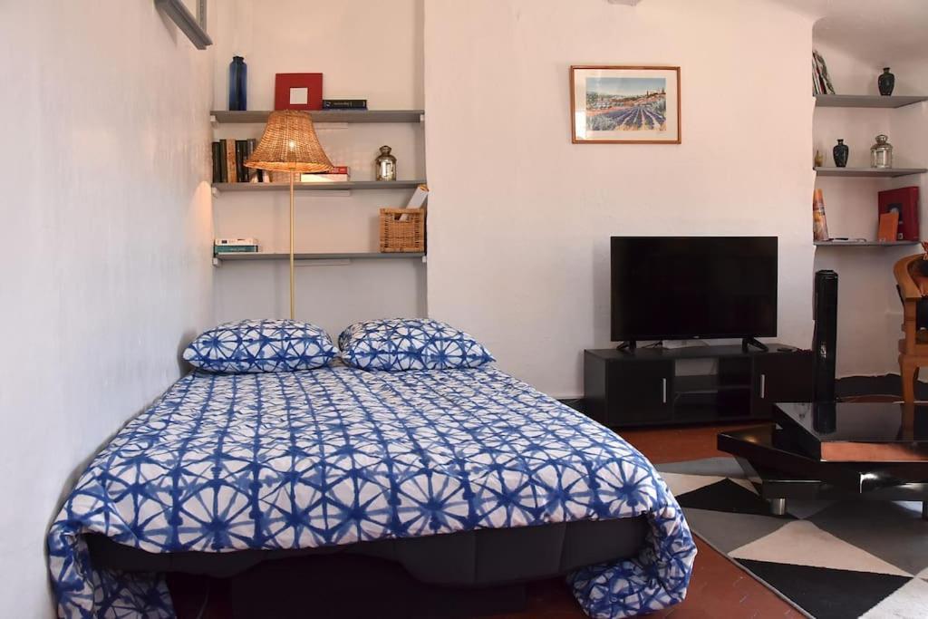 Lovely Flat In The Heart Of The Medieval City Hyeres Exterior photo
