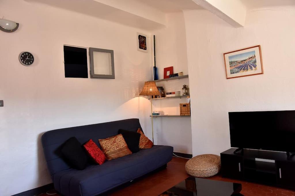 Lovely Flat In The Heart Of The Medieval City Hyeres Exterior photo